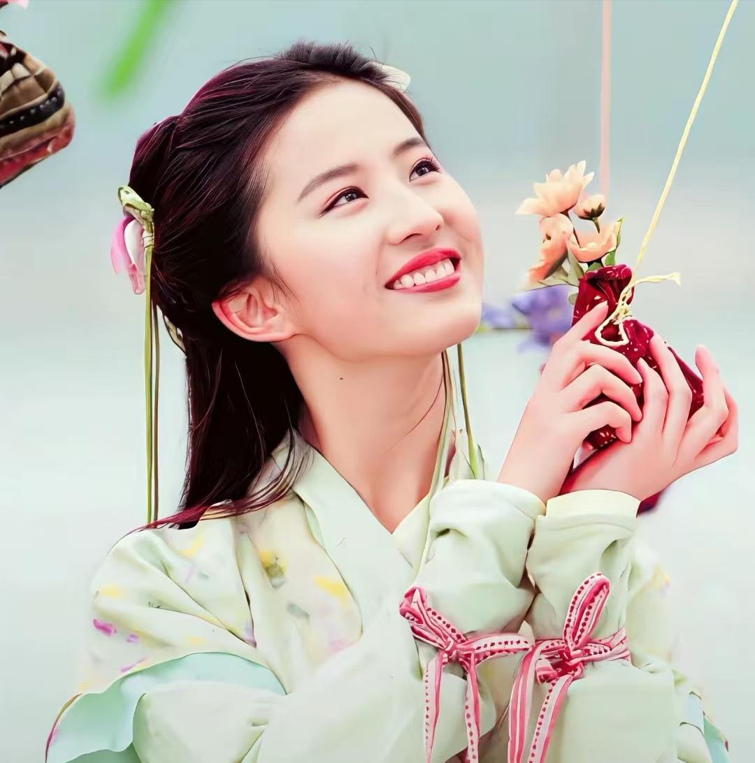 刘亦菲干爹包养谣言真相_你知道那些明星黑料是什么,_刘亦菲谣言二十年