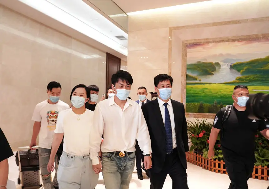 辛巴回归人气提升_网红八卦辛巴,_辛巴糖水燕窝事件后续