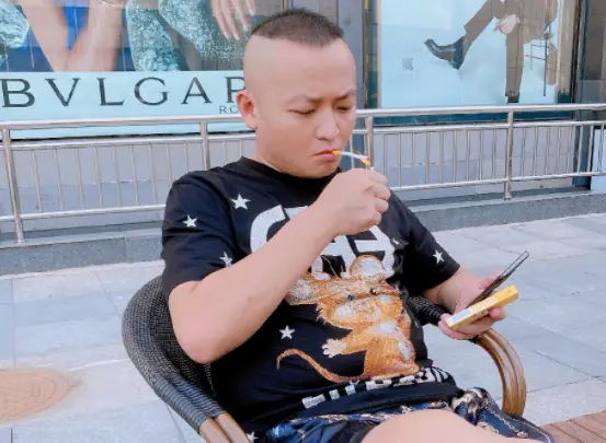 二子爷揭秘辛巴直播带货套路_ks平台二子爷分析辛巴发家史_网红八卦辛巴,